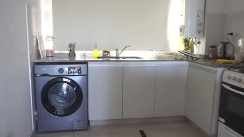 Donatella online show from 11/17/25, 11:49