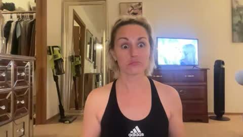 dontbefoolish online show from 11/21/25, 04:00