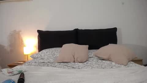 Iara online show from 10/12/25, 09:14