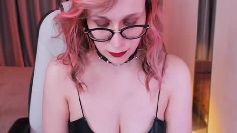 Snapshot of dora_marcelli chatting on 01/19/25, 07:37 Your Dora Follow me 3 online show from 01/19/25, 07:37