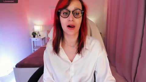 Snapshot of dora_marcelli chatting on 09/19/25, 06:59 Your Dora Follow me 3 online show from 09/19/25, 06:59