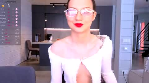 Snapshot of dorafisher01 chatting on 11/18/25, 08:52 Dora online show from 11/18/25, 08:52