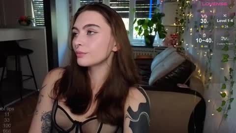 Alice online show from 10/31/25, 01:23