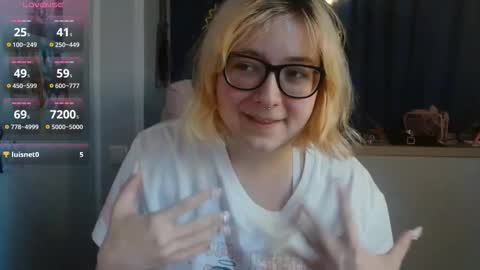 Snapshot of doriabodford chatting on 10/08/25, 07:17 Lola online show from 10/08/25, 07:17