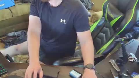 DotYourEyezez  online show from 02/04/25, 07:00