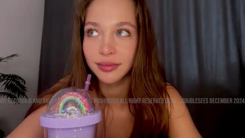 Snapshot of doublecuties chatting on 12/08/24, 05:39 Lana Eva dont forget to give us a thumb up online show from 12/08/24, 05:39