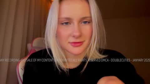 Snapshot of doublecuties chatting on 01/10/25, 08:04 Lana Eva dont forget to give us a thumb up online show from 01/10/25, 08:04
