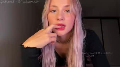 Snapshot of doublecuties chatting on 10/09/25, 12:58 Lana Eva dont forget to give us a thumb up online show from 10/09/25, 12:58