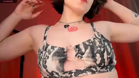 Snapshot of doublee_trouble chatting on 02/11/25, 01:52 Eva ana Liza online show from 02/11/25, 01:52