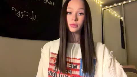 MOLLYYYY dont forget to give me a thumb up online show from 11/04/25, 12:37