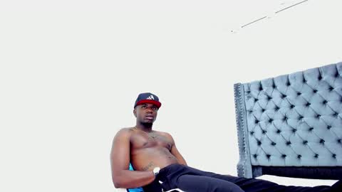 DOUGLAS online show from 10/17/25, 01:57