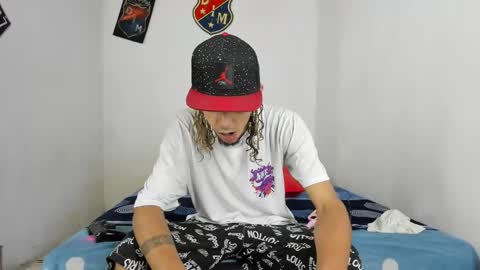 douglas_gallegos online show from 02/01/25, 02:47