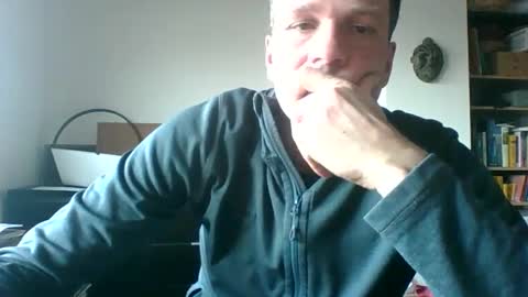Snapshot of dragonflyy83 chatting on 01/15/25, 03:29 dragonflyy83 online show from 01/15/25, 03:29