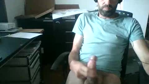 Snapshot of dragonflyy83 chatting on 10/24/25, 06:43 dragonflyy83 online show from 10/24/25, 06:43