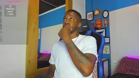 Snapshot of drake_nassir4 chatting on 03/10/25, 09:18 ---Drake--- online show from 03/10/25, 09:18