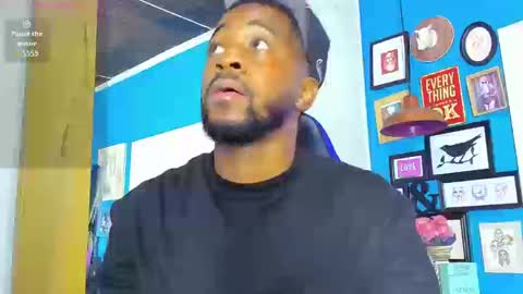 Snapshot of drake_nassir4 chatting on 09/24/25, 09:18 ---Drake--- online show from 09/24/25, 09:18