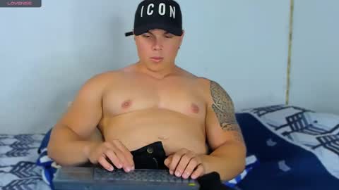 Snapshot of drake_xion1 chatting on 02/22/25, 10:42 drake_xion1 online show from 02/22/25, 10:42