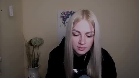 Snapshot of dream_dolly_ chatting on 09/25/25, 01:04 dream_dolly_ online show from 09/25/25, 01:04