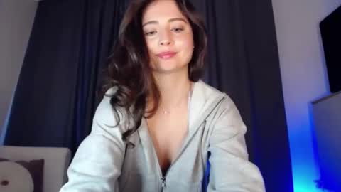 Snapshot of dream_nicole02 chatting on 12/13/24, 08:09 Nicole online show from 12/13/24, 08:09