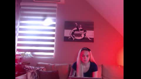 A girl online show from 12/01/25, 07:57