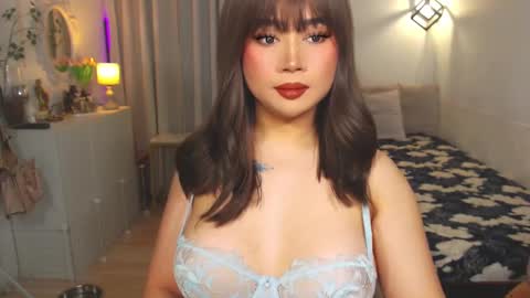 Snapshot of dreamgirlheaven chatting on 02/13/25, 06:41 Heaven online show from 02/13/25, 06:41