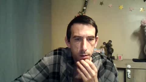 Snapshot of dreamguy38 chatting on 11/07/25, 05:51 dreamguy38 online show from 11/07/25, 05:51