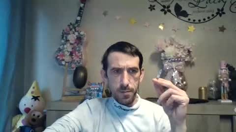 Snapshot of dreamguy38 chatting on 11/13/25, 08:24 dreamguy38 online show from 11/13/25, 08:24