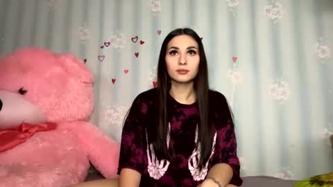 Snapshot of dreamkaren_ chatting on 02/05/25, 01:22 Karina online show from 02/05/25, 01:22