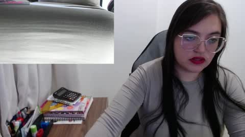Snapshot of dreams__angel chatting on 12/24/24, 02:43 Catalina online show from 12/24/24, 02:43