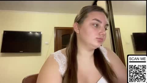 Mila online show from 11/11/25, 03:39