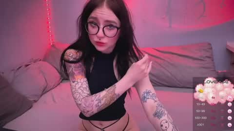 Snapshot of drillhouse_ chatting on 02/17/25, 04:53 Tara Sonny online show from 02/17/25, 04:53