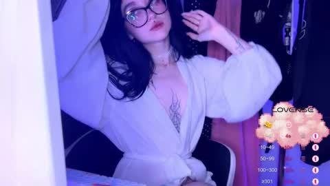 Snapshot of drillhouse_ chatting on 10/18/25, 04:04 Tara Sonny online show from 10/18/25, 04:04