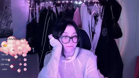 Snapshot of drillhouse_ chatting on 10/26/25, 02:45 Tara Sonny online show from 10/26/25, 02:45