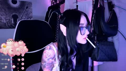 Snapshot of drillhouse_ chatting on 11/03/25, 04:36 Tara Sonny online show from 11/03/25, 04:36