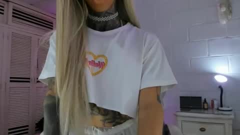 drippyorlove online show from 11/19/25, 01:44