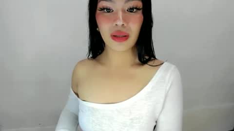 miss. Erika online show from 09/18/25, 03:36