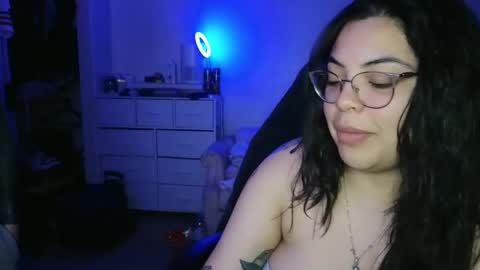 Snapshot of drizzypeach602 chatting on 02/05/25, 03:55 Drizzypeach602 online show from 02/05/25, 03:55