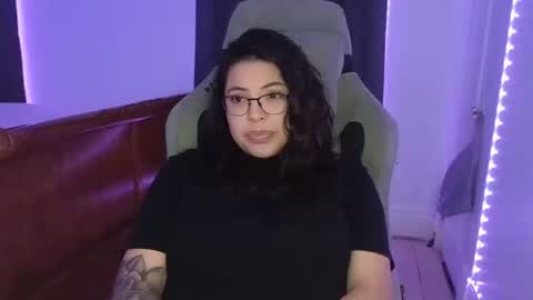 Snapshot of drizzypeach602 chatting on 10/18/25, 01:52 Drizzypeach602 online show from 10/18/25, 01:52