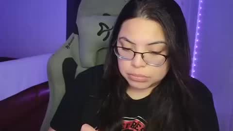 Snapshot of drizzypeach602 chatting on 10/20/25, 01:17 Drizzypeach602 online show from 10/20/25, 01:17