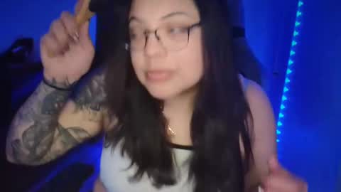 Snapshot of drizzypeach602 chatting on 10/25/25, 02:41 Drizzypeach602 online show from 10/25/25, 02:41