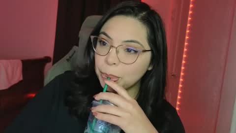 Snapshot of drizzypeach602 chatting on 11/13/25, 01:48 Drizzypeach602 online show from 11/13/25, 01:48