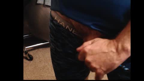 Snapshot of drmbigg chatting on 10/10/25, 07:35 Hello Hope you enjoy what you see. I love attention in dirty talk and tips thickcock edging precum dirtyTalk C2C online show from 10/10/25, 07:35