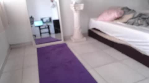 Snapshot of drogama chatting on 02/18/25, 12:28 Drogama online show from 02/18/25, 12:28