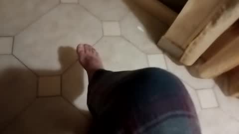 Snapshot of dthedog12 chatting on 10/15/25, 09:48 dthedog12 online show from 10/15/25, 09:48