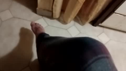 Snapshot of dthedog12 chatting on 11/06/25, 10:43 dthedog12 online show from 11/06/25, 10:43