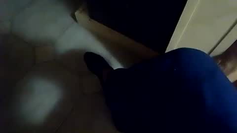 Snapshot of dthedog12 chatting on 11/13/25, 02:10 dthedog12 online show from 11/13/25, 02:10