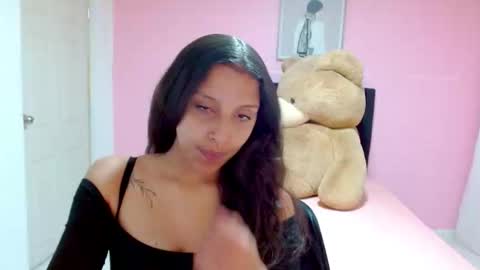 Snapshot of dulce1609 chatting on 02/18/25, 10:25 dulce1609 online show from 02/18/25, 10:25