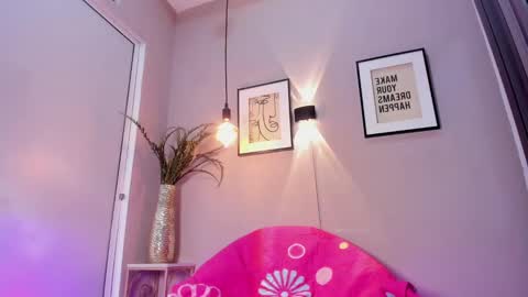 Snapshot of dulce__fiore07 chatting on 09/13/25, 12:38 dulce__fiore07 online show from 09/13/25, 12:38