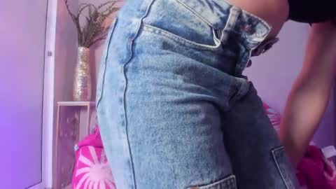 Snapshot of dulce__fiore07 chatting on 09/14/25, 12:37 dulce__fiore07 online show from 09/14/25, 12:37