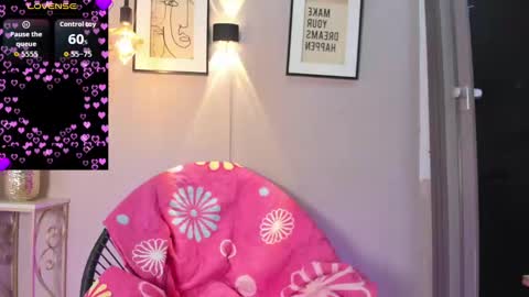 Snapshot of dulce__fiore07 chatting on 09/25/25, 01:15 dulce__fiore07 online show from 09/25/25, 01:15
